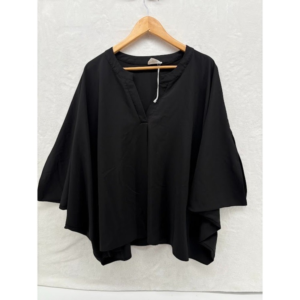 Andree by Unit Women's Size M/L Black Tunic Top Peek a Boo Sleeves NWT - Picture 1 of 7